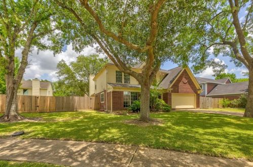 3905 Cedarwood Dr, Pearland, TX 77584-9248