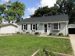 1129 Bryan Ave, Joliet IL  60435-4433 exterior