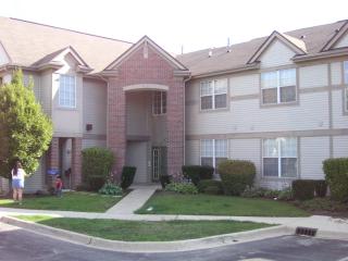 1595 Carlemont Dr, Bull Valley IL  60014-2743 exterior