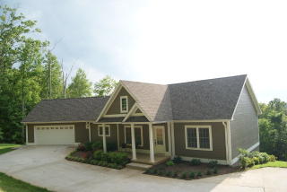556 Mayfield Brown Rd, Celina, TN 38551-3512
