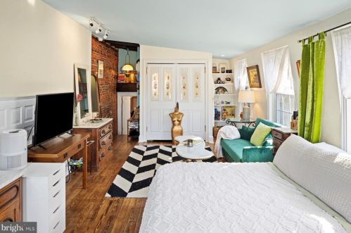 758 10th St, Philadelphia PA 19123-1966 exterior