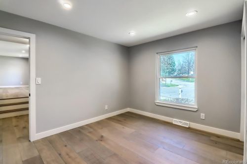 8168 Hinsdale Dr, Englewood CO 80112-1910 exterior