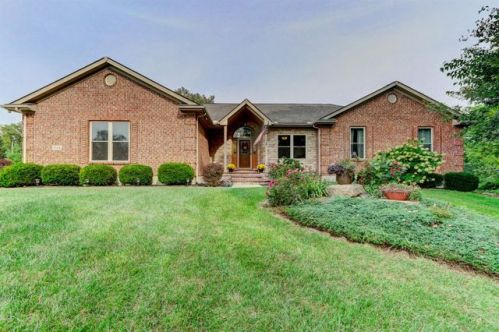 7114 Quarterhorse Dr, Springboro, OH 45066-7784