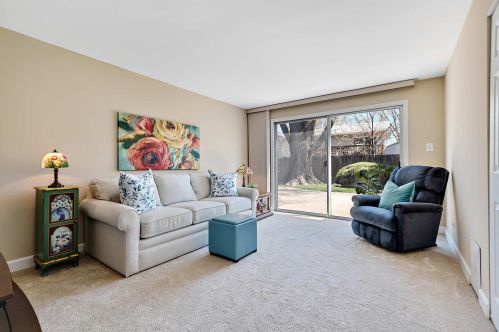 227 Flake Dr, Palatine, IL 60074-5640