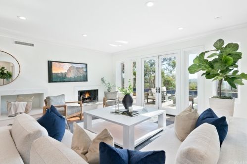 25 Blue Smt, Irvine CA  92603-0168 exterior