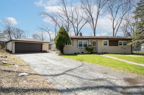 262 Eisenhower Ct, Palatine, IL 60074-5406