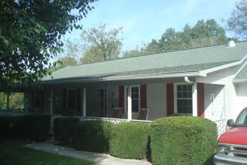441 White Rock Rd, Jacksboro, TN 37757-3340