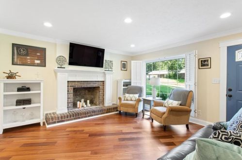 1843 Burfordi Dr, Marietta, GA 30008-5679