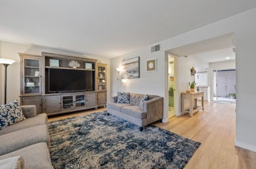 4395 Larwin Ave, Cypress, CA 90630-4151