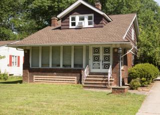 6305 Chestnut Rd, Cleveland OH  44131-3316 exterior