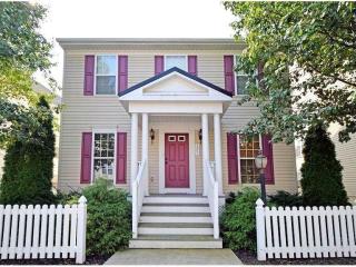 7241 Mariemont Cres, Cincinnati, OH 45227-3930