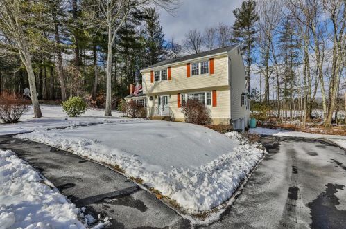 7 Sunshine Ct, Nashua, NH 03063-2715