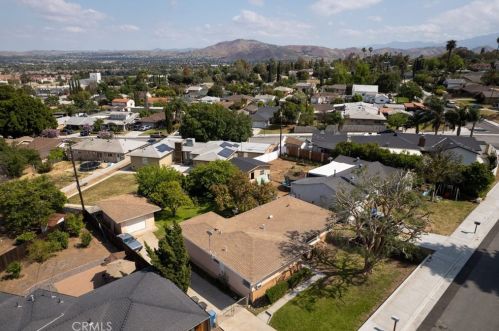 5047 College Ave, Riverside CA  92505-3208 exterior