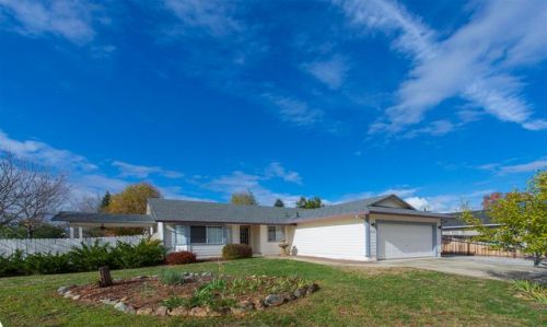 11398 Puffin Way, Redding, CA 96003-1691