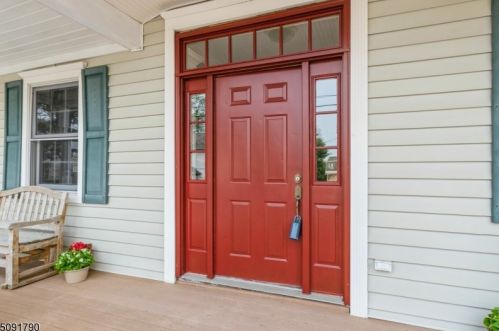 22 Grant St, Dover, NJ 07801-4908