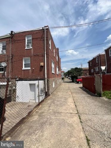 7414 21st St, Philadelphia, PA 19138-2209