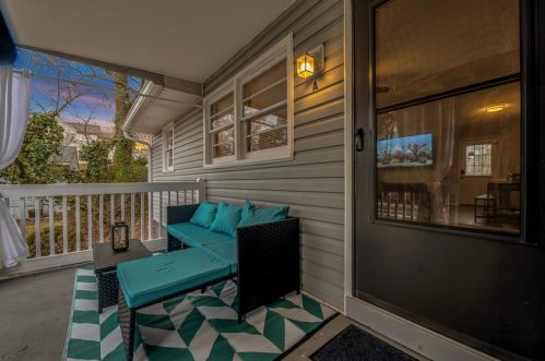 313 Manget St, Marietta, GA 30060-2275