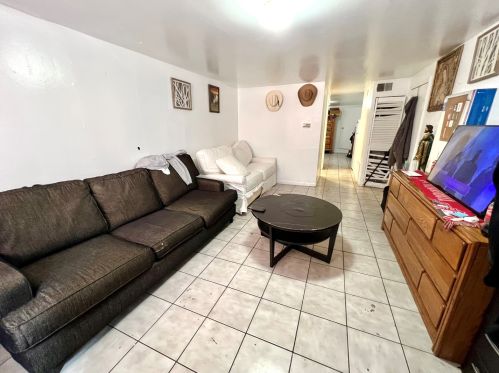 5122 Strong St, Chicago, IL 60630-2329