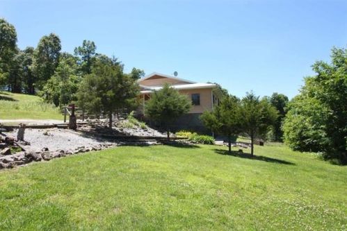 7952 Hopi Dr, Harrison, AR 72601-7610