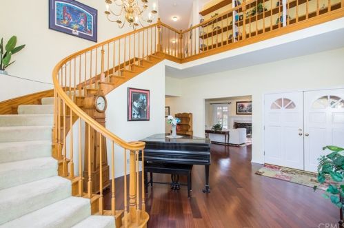 603 Bel Aire Dr, Burbank, CA 91501-1324