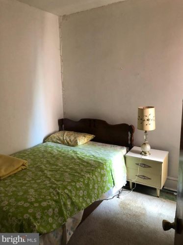 2442 10th St, Philadelphia PA 19133-1614 exterior