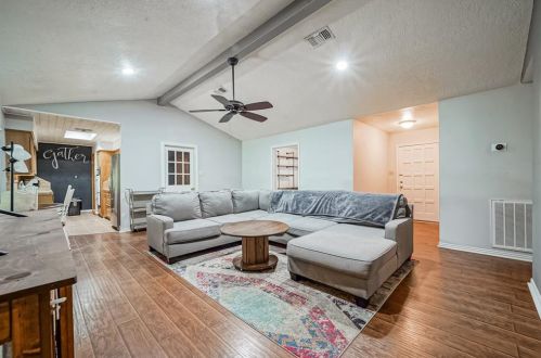 1806 Cedar Dr, Richmond TX 77469-4802 exterior