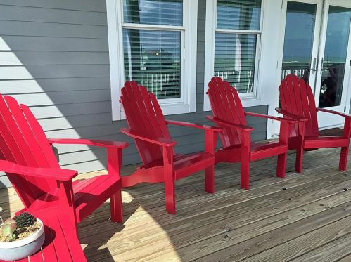 25114 Sausalito Dr, Galveston, TX 77554-6908