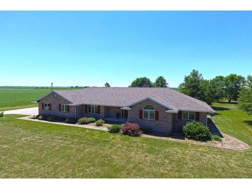 1217 Washington Street Rd, Maroa, IL 61756-7549