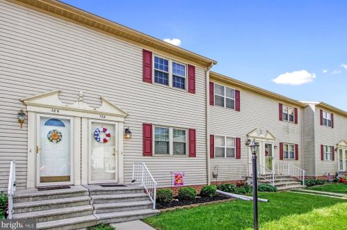 166 Center St, Hanover, PA 17331-2840