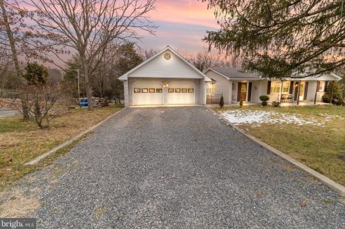 48 Calvin Unger Ln, Berkeley Springs WV 25411-5181 exterior