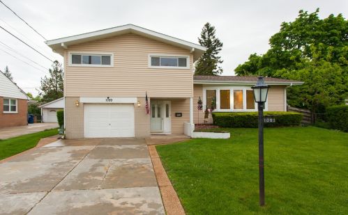 1089 Forest Ave, Des Plaines, IL 60018-1550
