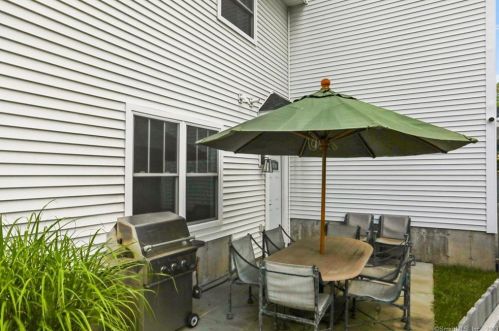 20 Lower Rocks Ln, Norwalk CT  06851-2002 exterior