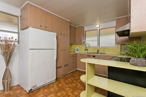 3028 Holua Way, Honolulu HI  96819-2932 exterior