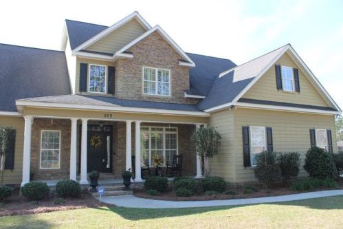 209 Leyland Dr, Pridgen, GA 31519-6461