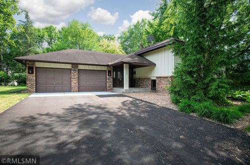 1486 Briarknoll Dr, Saint Paul MN  55112-1975 exterior