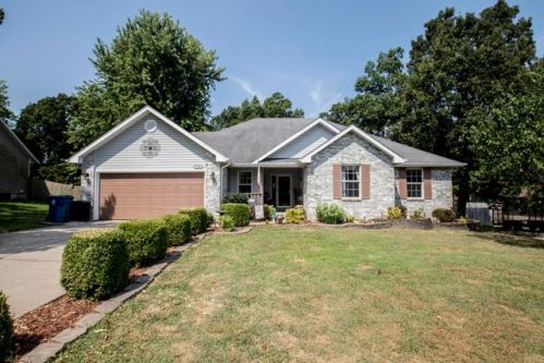 719 Dogwood St, Strafford, MO 65757-9396