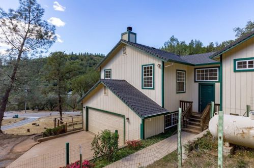 15995 Brewer Rd, Grass Valley, CA 95949-7007