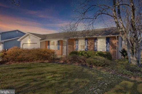 3224 Scenic Rd, Harrisburg, PA 17109-1027