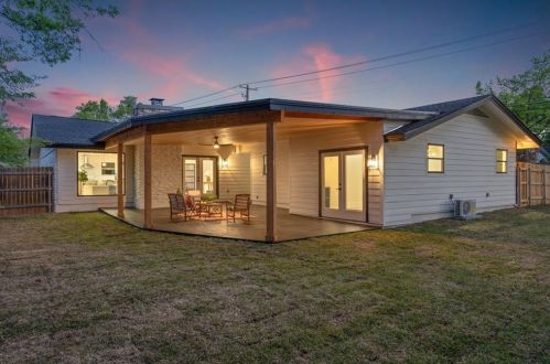 5006 Buffalo Pass, Austin TX  78745-2832 exterior