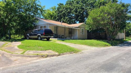 505 Cherry St, Bonham, TX 75418-3833