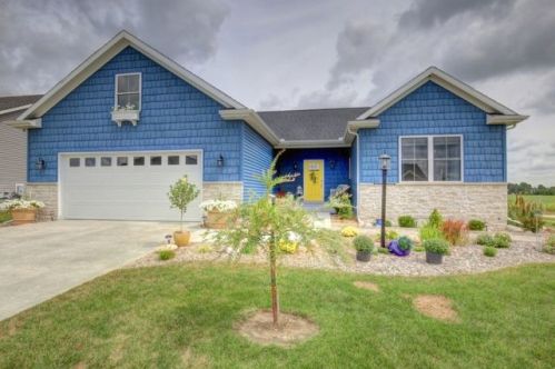 306 Denton Dr, Savoy, IL 61874-9374