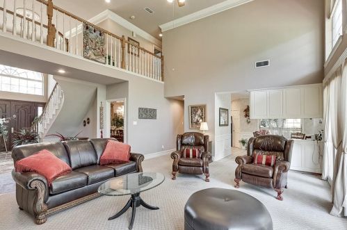 2212 Vly Vw Dr, Cedar Hill TX 75104-6712 exterior