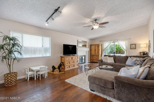 2447 Santa Rosa St, Santa Maria, CA 93455-1734
