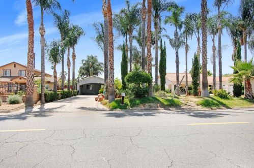 13074 Roswell Ave, Chino, CA 91710-3073