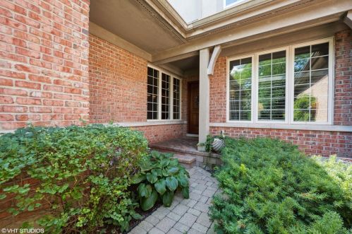 2408 Fox Meadow Ln, Northfield, IL 60093-4303
