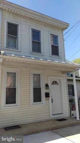 252 Louther St, Carlisle, PA 17013-2562