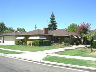 1118 Fountain Way, Fresno, CA 93705-3433