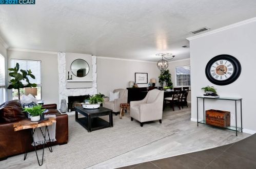1165 Turtle Rock Ln, Concord, CA 94521-3526