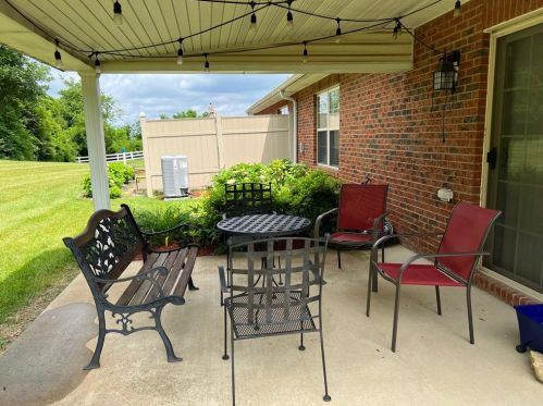 1322 Crest Ln, Noblestown PA  15071-1748 exterior
