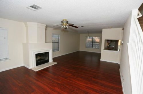 1232 Dexford Dr, Austin TX  78753-1602 exterior